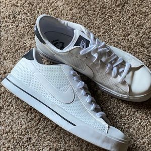 Men’s Nike causal shoes free shipping !*